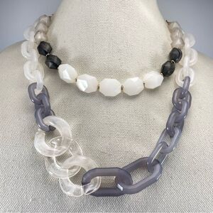 Stunning Unsigned Gold Tone Two Layer Gray White Acrylic Chain Necklace Trendy